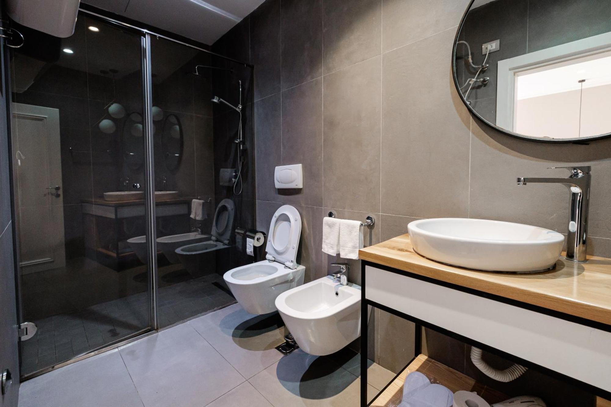 Boutique Hotel Whisky Tirana Buitenkant foto