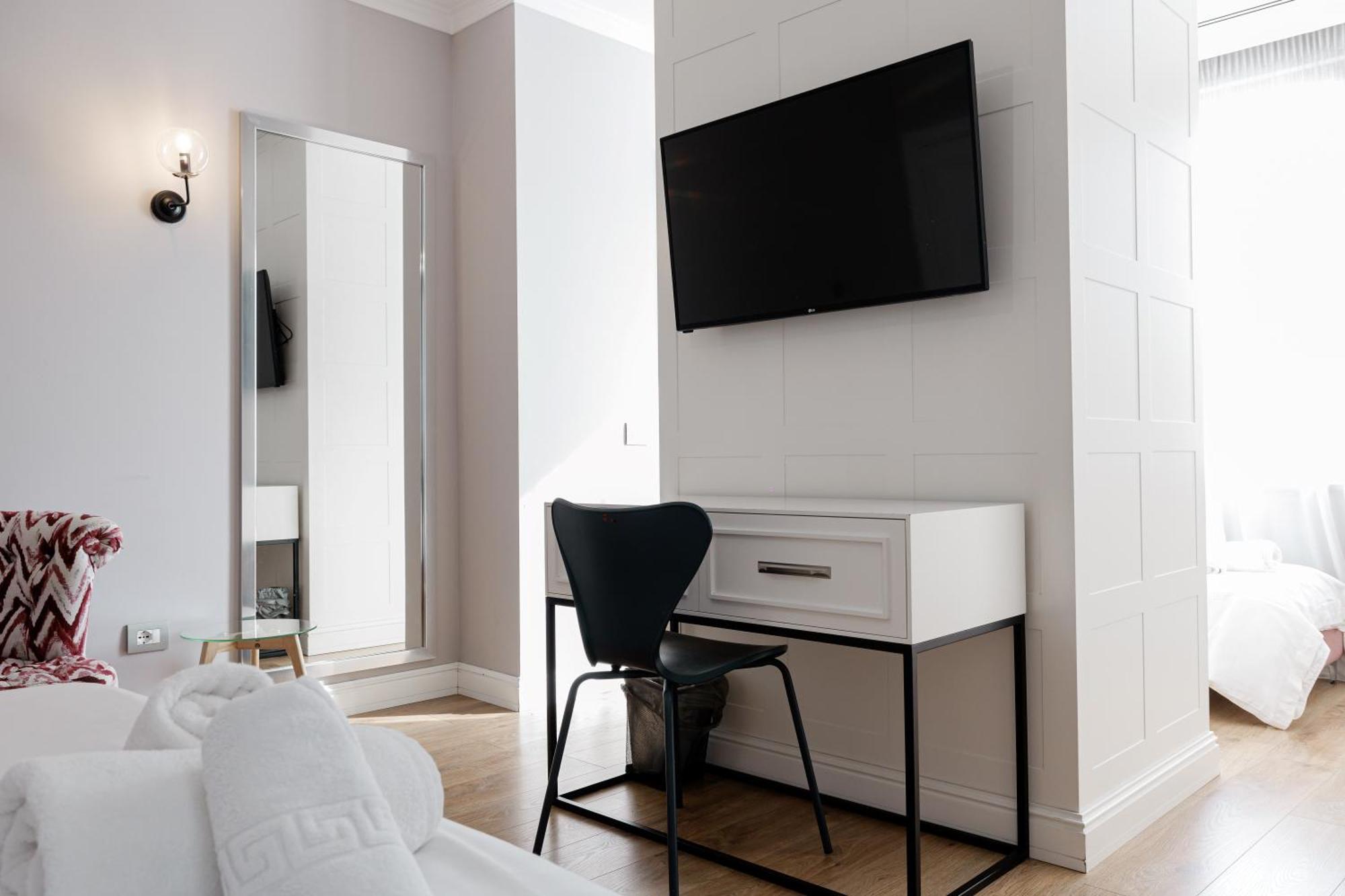Boutique Hotel Whisky Tirana Buitenkant foto